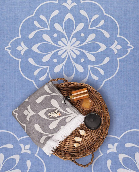 Peshtemal Turkish towel with large floral pattern, cotton- Shopping Blue